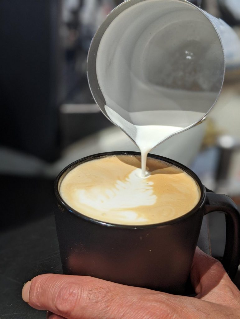 pouring latte art